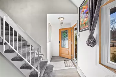 12 Yellowstone Court, Coram, NY 11727 - Photo 4