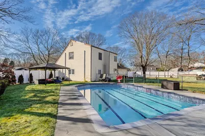 12 Yellowstone Court, Coram, NY 11727 - Photo 32