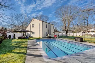 12 Yellowstone Ct, Coram, NY 11727 - Photo 32