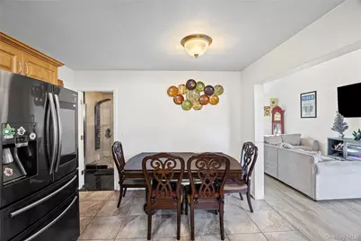 12 Yellowstone Court, Coram, NY 11727 - Photo 12