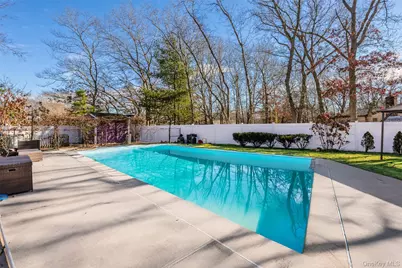 12 Yellowstone Court, Coram, NY 11727 - Photo 34