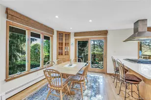306 Versa Pl, Sayville, NY 11782 - Photo 6
