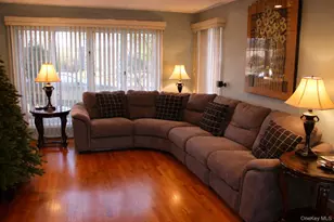 1696 Francis Dr, East Meadow, NY 11554 - Photo 10