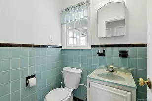 82 Spruce Ave, Floral Park, NY 11001 - Photo 20