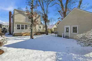 82 Spruce Ave, Floral Park, NY 11001 - Photo 32