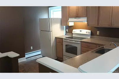 70 Academy Avenue, Middletown, NY 10940 - Photo 2