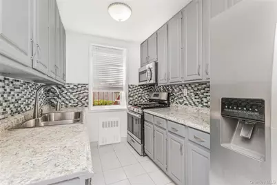 679 Warburton Avenue #2R, Yonkers, NY 10701 - Photo 12