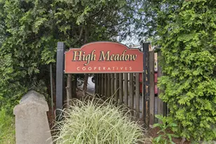 42 Charter Cir, Ossining, NY 10562 - Photo 2