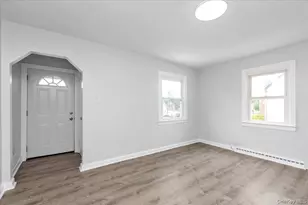 301 Merrifield Ave, Oceanside, NY 11572 - Photo 4