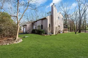 23 Bellows Terrace, Hampton Bays, NY 11946 - Photo 4