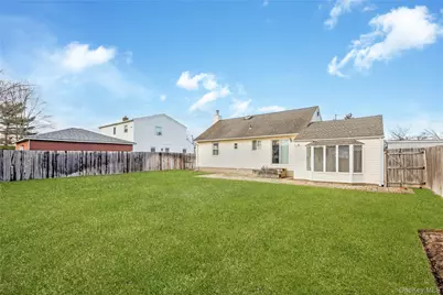 83 Kane Place, North Babylon, NY 11703 - Photo 4