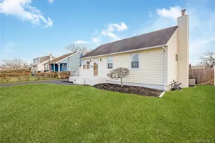 83 Kane Pl, North Babylon, NY 11703 - Photo 2