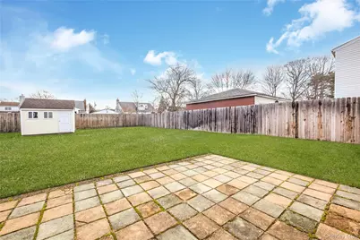 83 Kane Place, North Babylon, NY 11703 - Photo 8