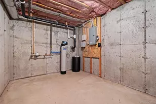 947 Huntington Dr, Fishkill, NY 12524 - Photo 40