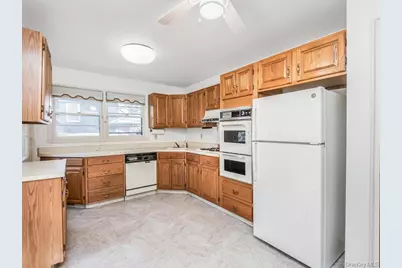 28 Moore Street, Hartsdale, NY 10530 - Photo 8