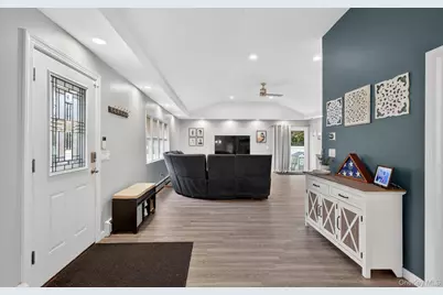 737 Belmore Avenue, Islip Terrace, NY 11752 - Photo 4