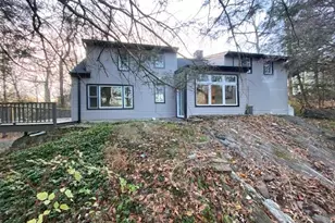 12 Highclere Ln, Valhalla, NY 10595 - Photo 2