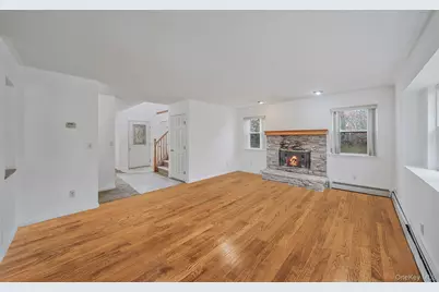 22 Wright Road, Manorville, NY 11949 - Photo 8