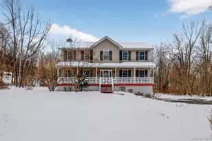 6 Jill Marie Cir, Wallkill, NY 12589 - Photo 2