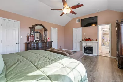 194 Miller Place Road, Miller Place, NY 11764 - Photo 22