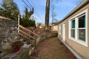 4 Melnick Pl, Lake Peekskill, NY 10537 - Photo 2