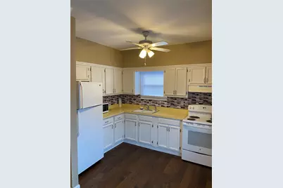 6 Gaines Drive, Farmingville, NY 11738 - Photo 4