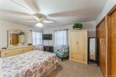 83 W Valley Stream Boulevard, Valley Stream, NY 11580 - Photo 8