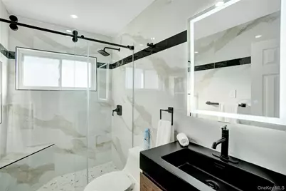 9 Autumn Lane, Hicksville, NY 11801 - Photo 18