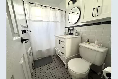 16-19 Utopia Parkway #2-22, Whitestone, NY 11357 - Photo 8