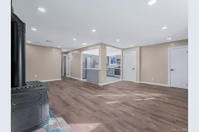 1367 Pine Acres Boulevard, Bay Shore, NY 11706 - Photo 4