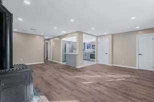 1367 Pine Acres Blvd, Bay Shore, NY 11706 - Photo 4