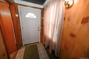 81 Irving Ave, Floral Park, NY 11001 - Photo 6