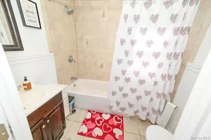 81 Irving Ave, Floral Park, NY 11001 - Photo 10