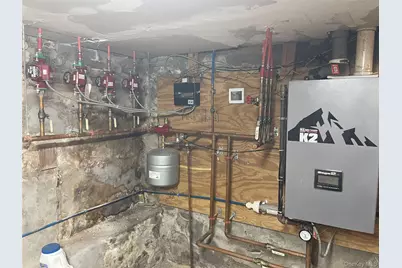 142 N Terrace Avenue, Mount Vernon, NY 10550 - Photo 18