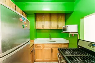 87-70 173rd St, Jamaica, NY 11432 - Photo 10