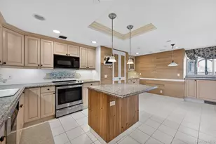 100 Hilton Ave, Garden City, NY 11530 - Photo 18