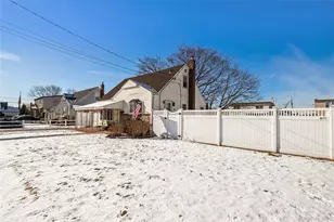 5 Scherer St, Bethpage, NY 11714 - Photo 4
