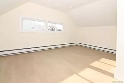 15 Bond Lane, Hicksville, NY 11801 - Photo 22