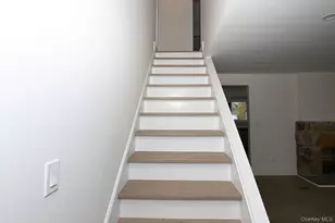 15 Bond Ln, Hicksville, NY 11801 - Photo 20