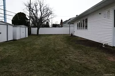 15 Bond Lane, Hicksville, NY 11801 - Photo 38