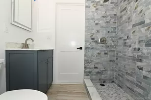 15 Bond Ln, Hicksville, NY 11801 - Photo 28