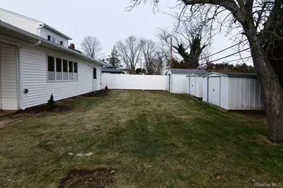 15 Bond Lane, Hicksville, NY 11801 - Photo 36