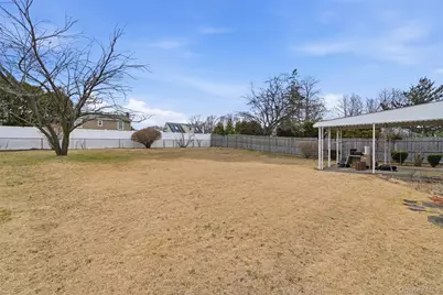 14 Starlight Court, West Babylon, NY 11704 - Photo 22