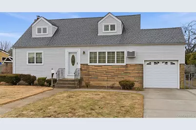 14 Starlight Court, West Babylon, NY 11704 - Photo 1