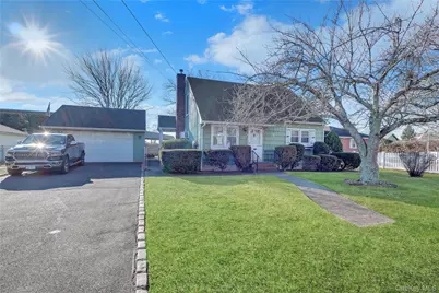 64 Nill Street, West Babylon, NY 11704 - Photo 4