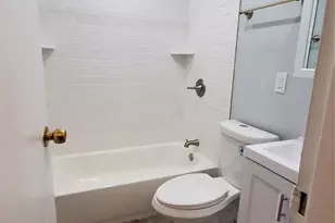 11 Laramie Ct, Coram, NY 11727 - Photo 4