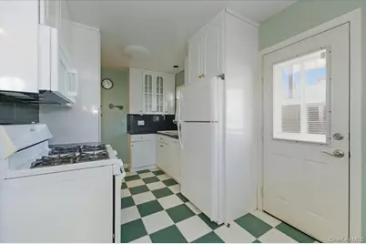 704 Barnes Avenue, Baldwin, NY 11510 - Photo 4