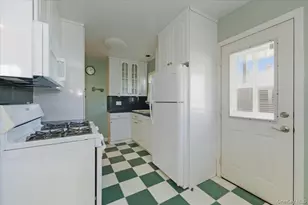 704 Barnes Ave, Baldwin, NY 11510 - Photo 4