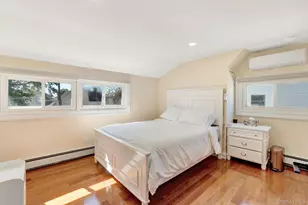 8 Autumn Ln, Hicksville, NY 11801 - Photo 16