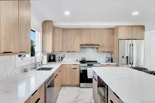 8 Autumn Ln, Hicksville, NY 11801 - Photo 6